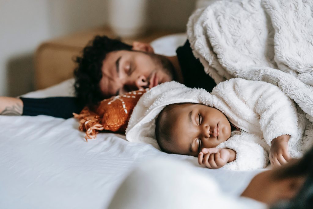 Single parents you need enough sleep:6 Great tips